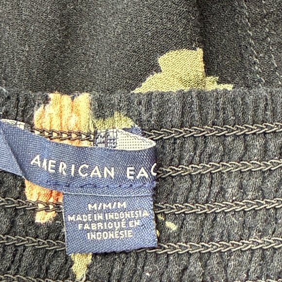 American Eagle Eagle black and rose floral crop top - Picture 3 of 16